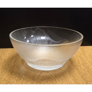 Bowl de vidrio rayado y satinado