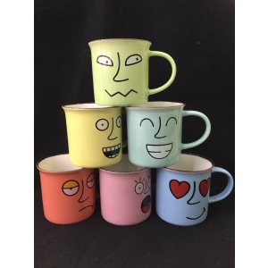 Set x12 jarros mug con caritas surtidos porcelana
